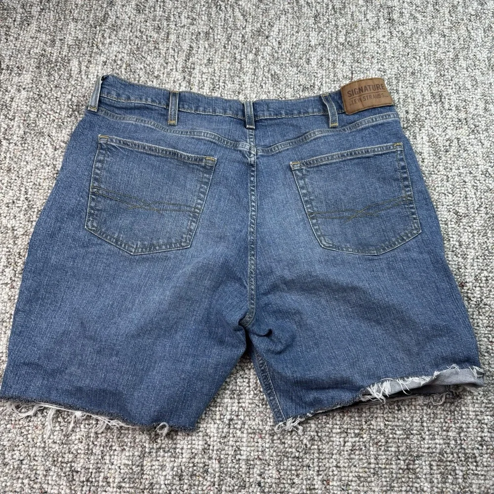 Levis Signature Jean Shorts Mens 38 Jorts Athletic Cut Off Blue Denim Frayed